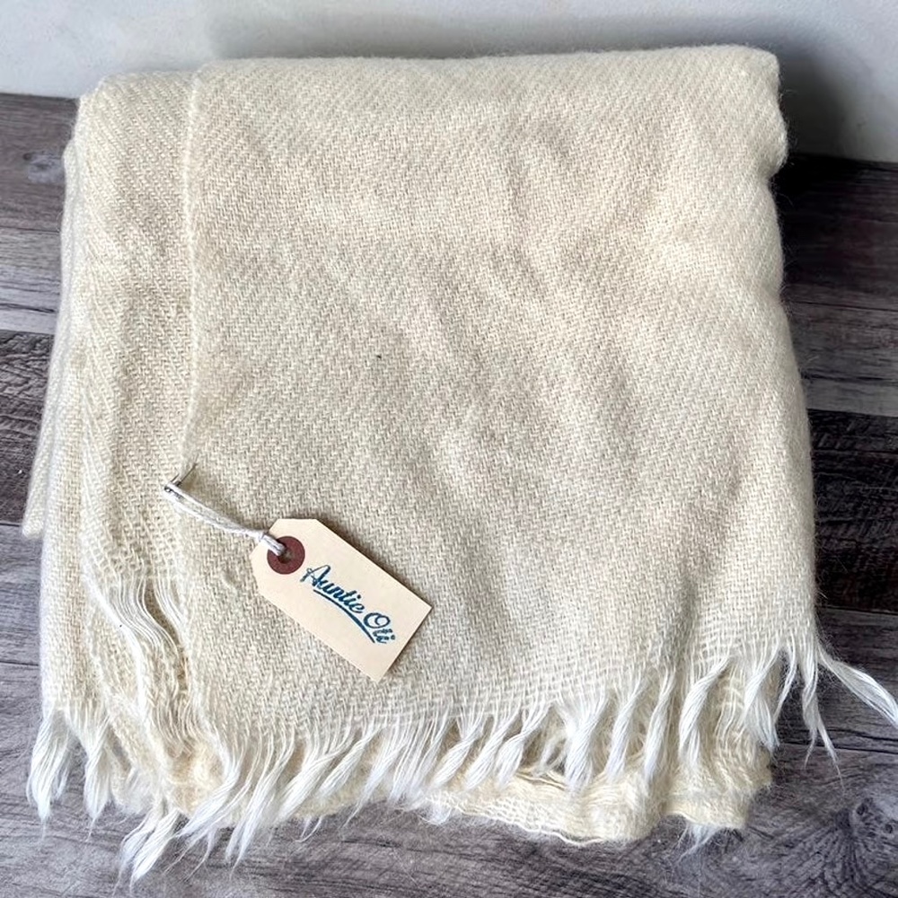 AUNTIE OTI  Hand Spun Hand Woven 100% Wool Rustic Blanket/Throw- EUC!
